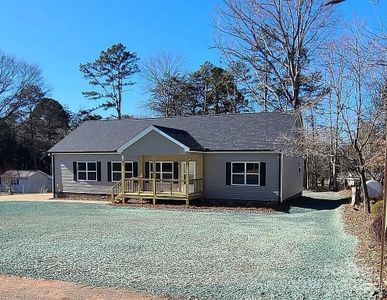 New construction Single-Family house 108 Sarah Ave, Newton, NC 28658 null- photo 0