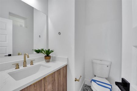 New construction Single-Family house 1805 Emir St, Unit H, Houston, TX 77009 - image 17