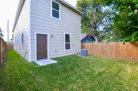 New construction Single-Family house 788 Lucky St, Houston, TX 77088 - image