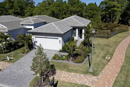 New construction Single-Family house 168 Se Strada Cervaro, Port St. Lucie, FL 34952 - image