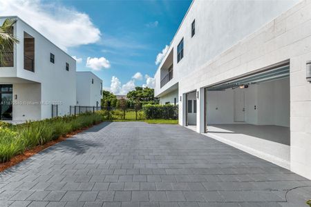 New construction Single-Family house 16740 N Botaniko Dr N, Weston, FL 33326 - image