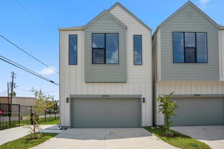 New construction Single-Family house 8410 Pech Landing Drive, Houston, TX 77055 - photo 0