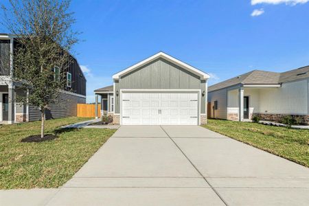 New construction Single-Family house 8021 Vanilla Orchid Dr, Houston, TX 77016 - photo 0