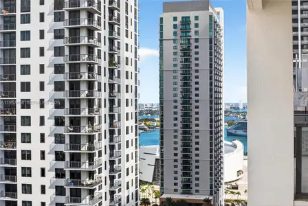 New construction Condo house 11 Ne 6 St, Unit 3210, Miami, FL 33132 - image