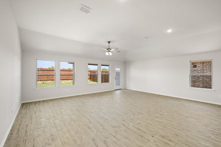 New construction Single-Family house 404 Comanche Dr, Cleburne, TX 76033 plan Lincoln - image 18