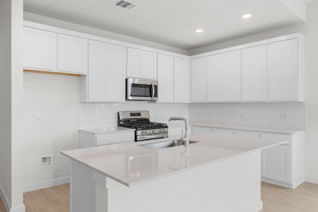 New construction Single-Family house 106 Divisadero Dr, Hutto, TX 78634 plan Trinity - image 9