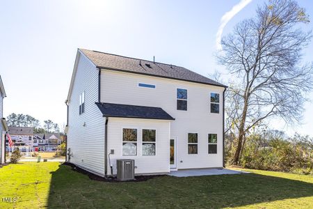 New construction Single-Family house 244 Gregory Village Dr, Lillington, NC 27546 The Grace A- photo 26 26