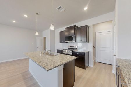 New construction Townhouse house 1520 Starlight Trl, Mesquite, TX 75181 plan The Isaac - image 8
