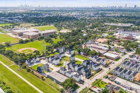 New construction Single-Family house 8302 Springwood Canyon Ln, Houston, TX 77055 - image 12