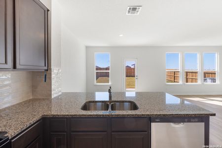 New construction Single-Family house 10030 Jagger Ave, Converse, TX 78109 plan Plan 1772 - image 11