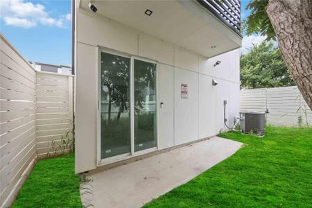 New construction Single-Family house 2505 Anita St, Houston, TX 77004 - image