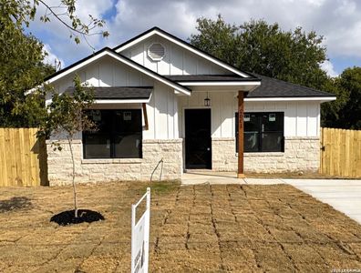 New construction Single-Family house 509 Judson Dr, Devine, TX 78016 - image