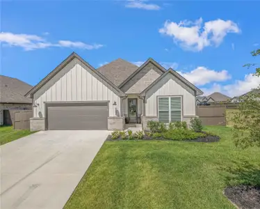 New construction Single-Family house 5004 Booth Falls Trl, Bryan, TX 77802 - image