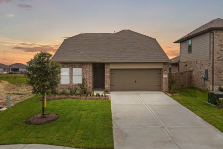 New construction Single-Family house 2018 Starlight St, Angleton, TX 77515 plan Gregg - image
