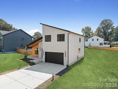 New construction Single-Family house 760 New Hope Rd, Flat Rock, NC 28731 - image