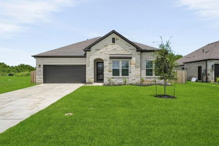 New construction Single-Family house 1568 Elm Ct, Angleton, TX 77515 plan Denali - image
