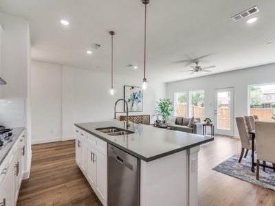 New construction Townhouse house 5621 Woodlands Dr, The Colony, TX 75056 null- photo 11 11