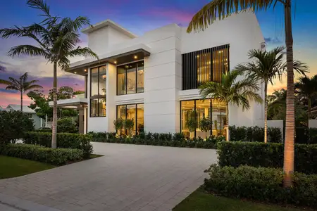New construction Single-Family house 303 S Maya Palm Dr, Boca Raton, FL 33432 - image