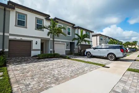 New construction Townhouse house 3248 Watercress Dr, Lauderdale Lakes, FL 33311 - image