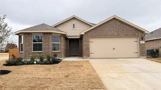 New construction Single-Family house 560 Arroyo Dr, Cleburne, TX 76033 plan Huntsville - image
