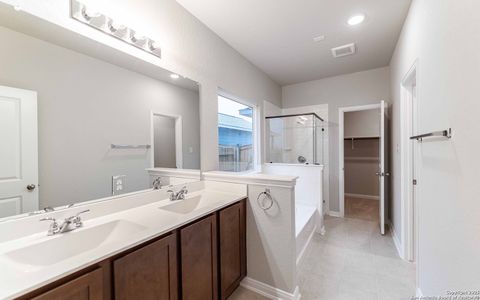 New construction Single-Family house 308 Angus Dr, Seguin, TX 78155 Rio Grande- photo 10 10