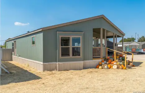 New construction Manufactured Home house 4908 Waterwood Pass Dr, Elmendorf, TX 78112 - image