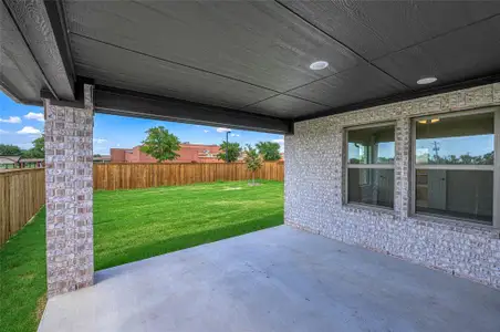 New construction Single-Family house 640 Brazos Dr, Van Alstyne, TX 75495 - image 20