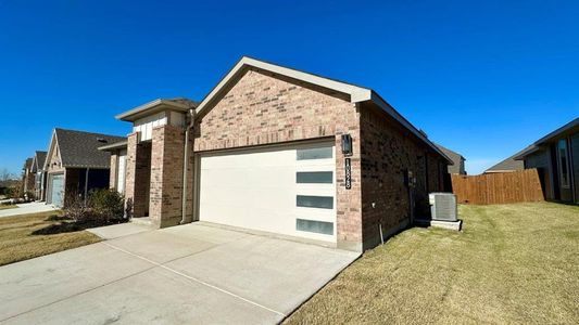 New construction Single-Family house 10828 Black Onyx Dr, Fort Worth, TX 76036 - image
