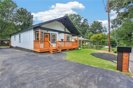 New construction Single-Family house 882 Tanner Dr, Scottdale, GA 30079 - image