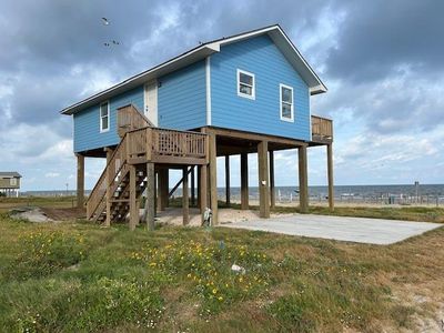 New construction Single-Family house 12824 Bermuda Beach Dr, Galveston, TX 77554 - image