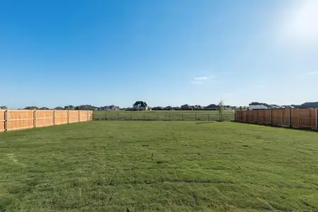 New construction Single-Family house 510 Kings Canyon Ct, Forney, TX 75126 plan Lake Forest - 3 Car Garage - image 3