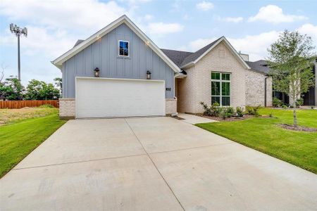 New construction Single-Family house 125 Paxton Circle, Arlington, TX 76013 Canton - photo 0