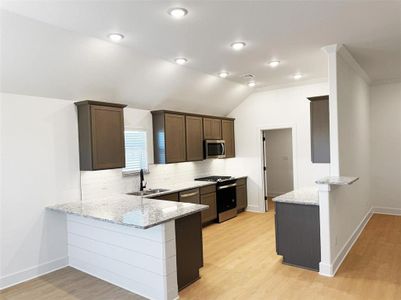 New construction Single-Family house 4109 Hummingbird Dr, Sherman, TX 75092 plan Highland - image 9