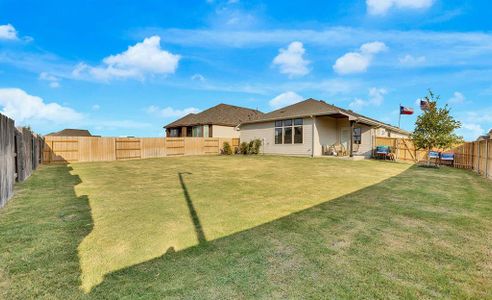 New construction Single-Family house 370 Bay Breeze Dr, Kyle, TX 78640 Premier Series - Oleander- photo 2 2