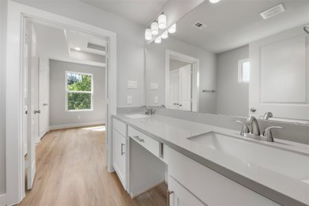 New construction Single-Family house 1220 E 33Rd St, Houston, TX 77022 - image 7