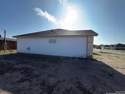 New construction Single-Family house 1541 Ne Maryville Lp, Beeville, TX 78102 - image