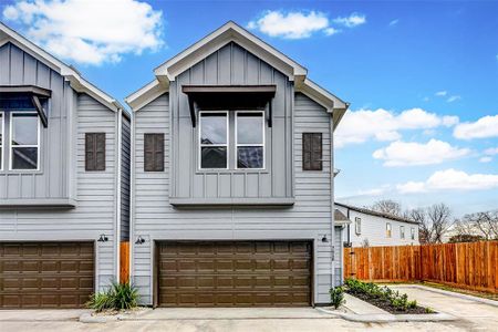 New construction Single-Family house 7518 Sandle St, Houston, TX 77088 - photo 0