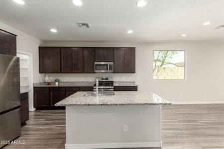 New construction Single-Family house 5721 W Getty Dr, Phoenix, AZ 85043 null- photo 2 2