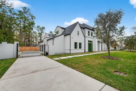 New construction Single-Family house 26 Valley Forge Dr, Houston, TX 77024 - image