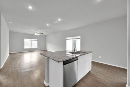 New construction Single-Family house 1961 Hidden Cedar Dr, Conroe, TX 77301 plan RC Conway - image 11