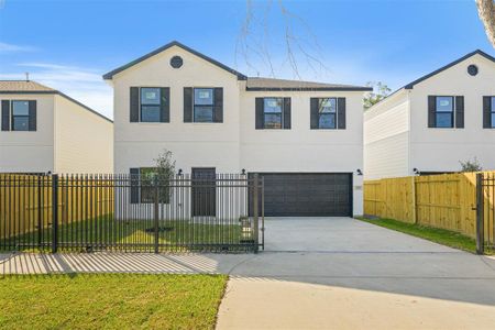 New construction Single-Family house 6905 Eastland Street, Houston, TX 77028 - photo 0