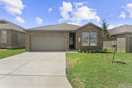 New construction Single-Family house 1320 Apron Trl, New Braunfels, TX 78130 - image