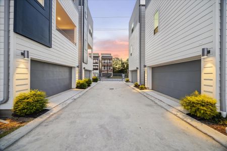 New construction Single-Family house 1810 Elysian St, Houston, TX 77026 - image 3