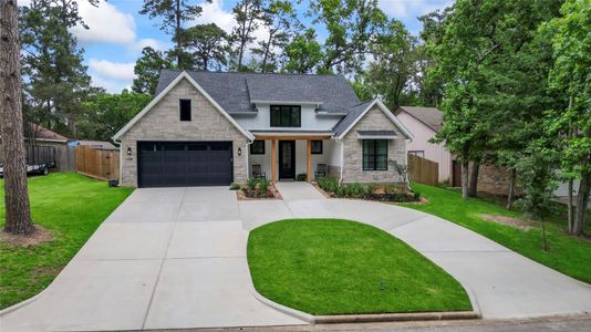 New construction Single-Family house 1840 E Lake Dr, Huntsville, TX 77340 - image