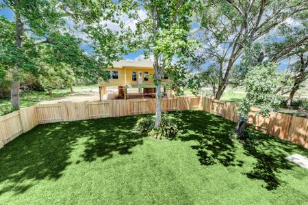 New construction Single-Family house 1906 Ashlee Ct, Dickinson, TX 77539 - image 15