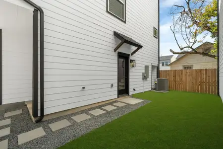 New construction Single-Family house 719 Thornton Rd, Unit A, Houston, TX 77018 - image