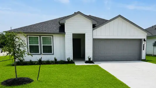 New construction Single-Family house 515 Hunter Grove Ln, China, TX 77613 plan Kingston - image