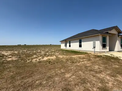 New construction Single-Family house 132 Camino Verde Ct, La Vernia, TX 78121 - image