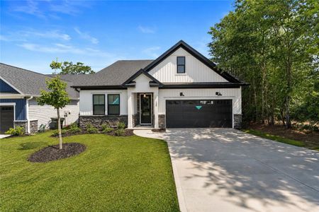 New construction Single-Family house 200 Highland St, Taylors, SC 29687 plan Greenbrier - image