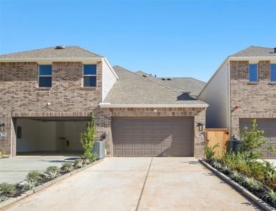 New construction Townhouse house 333 Fields Ln, Montgomery, TX 77316 - image